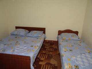 Гостевой дом Частный гостевой дом Гагра Классический трехместный номер-1