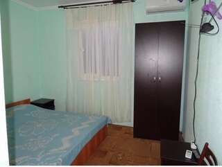 Гостевой дом Частный гостевой дом Гагра Классический трехместный номер-4